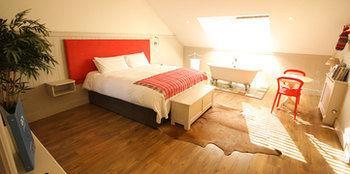 Quinlan & Cooke Boutique Townhouse Hotel Cahersiveen ภายนอก รูปภาพ